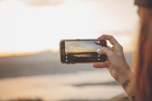 Que faire avec les photos qui encombrent nos smartphones ?