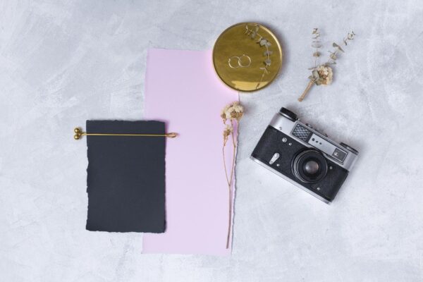 2 accessoires indispensables pour garder un fond photo en papier impeccable en studio